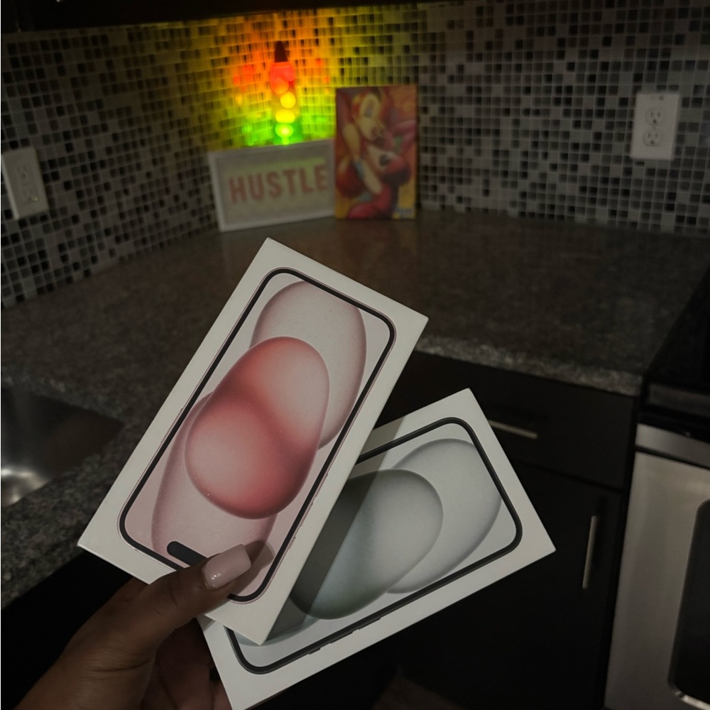 Apple iPhone - Rose and Silver
SOLD SEPARATELY
